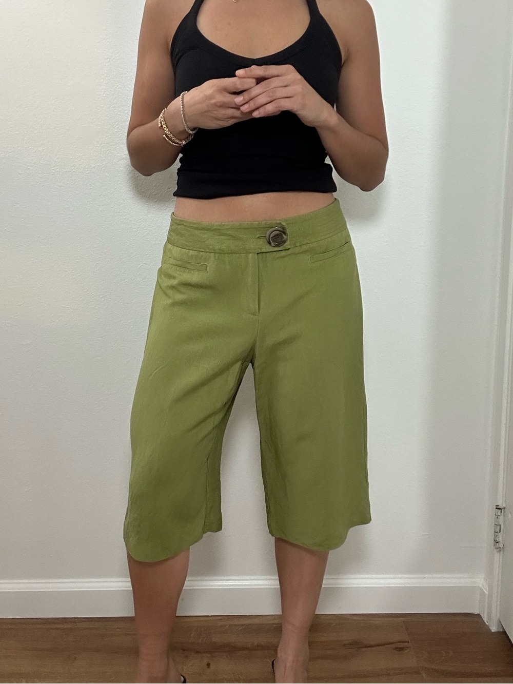 Bandolino Linen Olive Green Bermuda Shorts Capris Large Button On Waist Size M